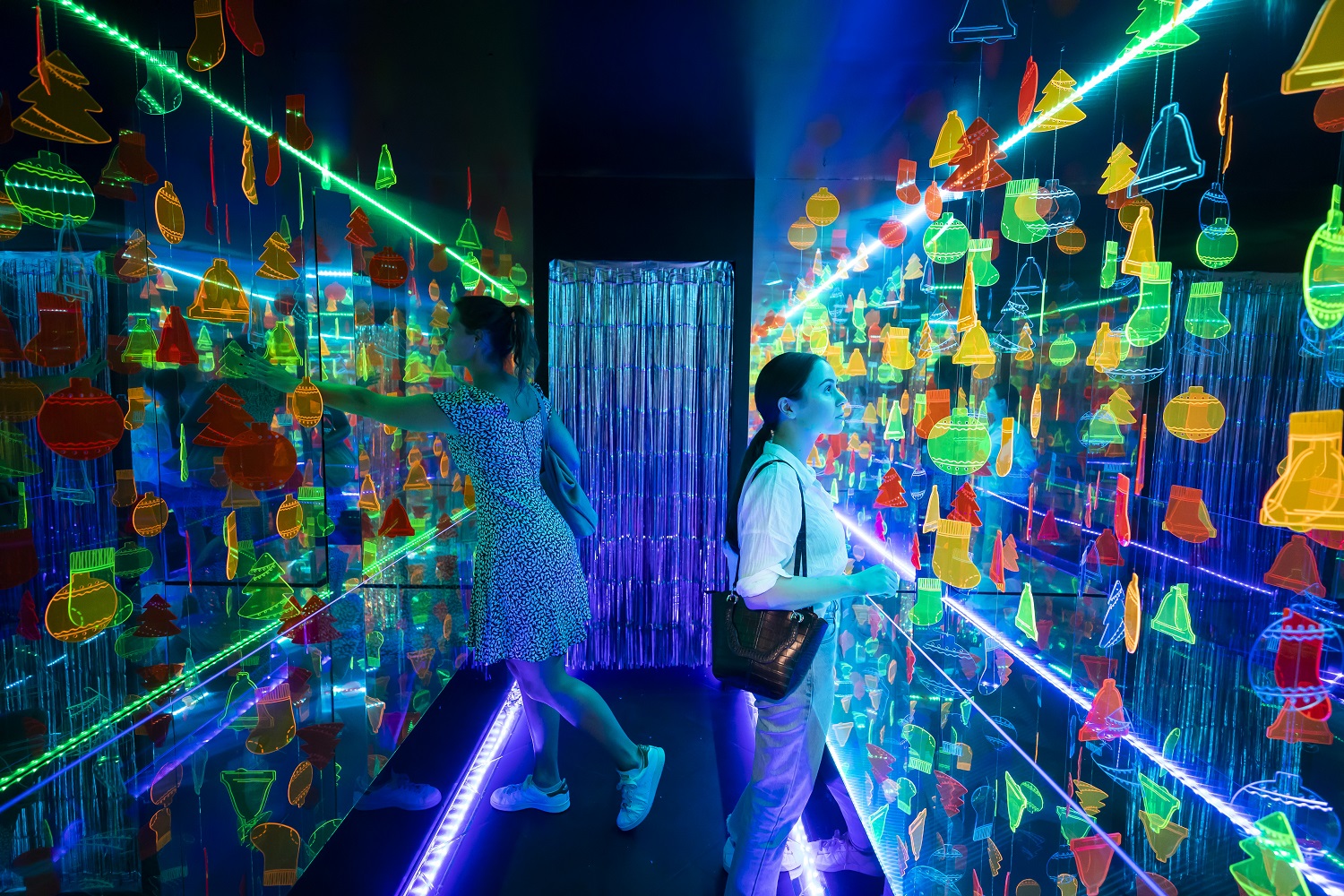 Experience the Christmas Infinity Rooms at Market City