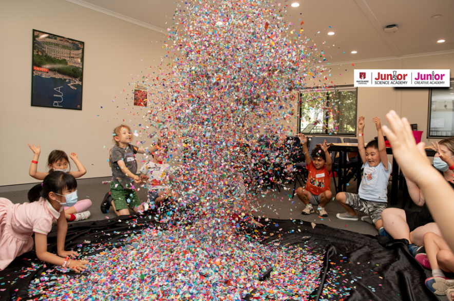 Macquarie University's Junior Science Academy School Holiday Program